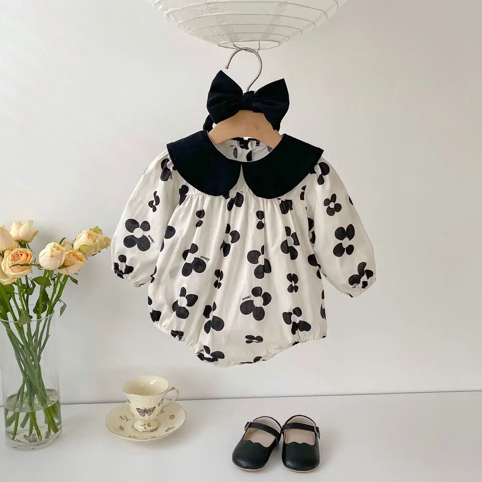 Black collar romper flower