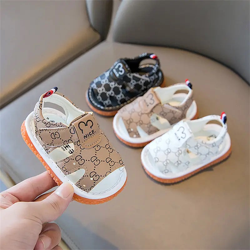 Small kid/baby shoes